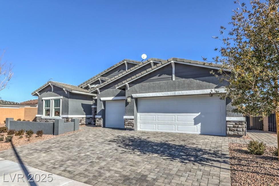 Property Photo: 510 Copper Falcon Avenue NV 89011