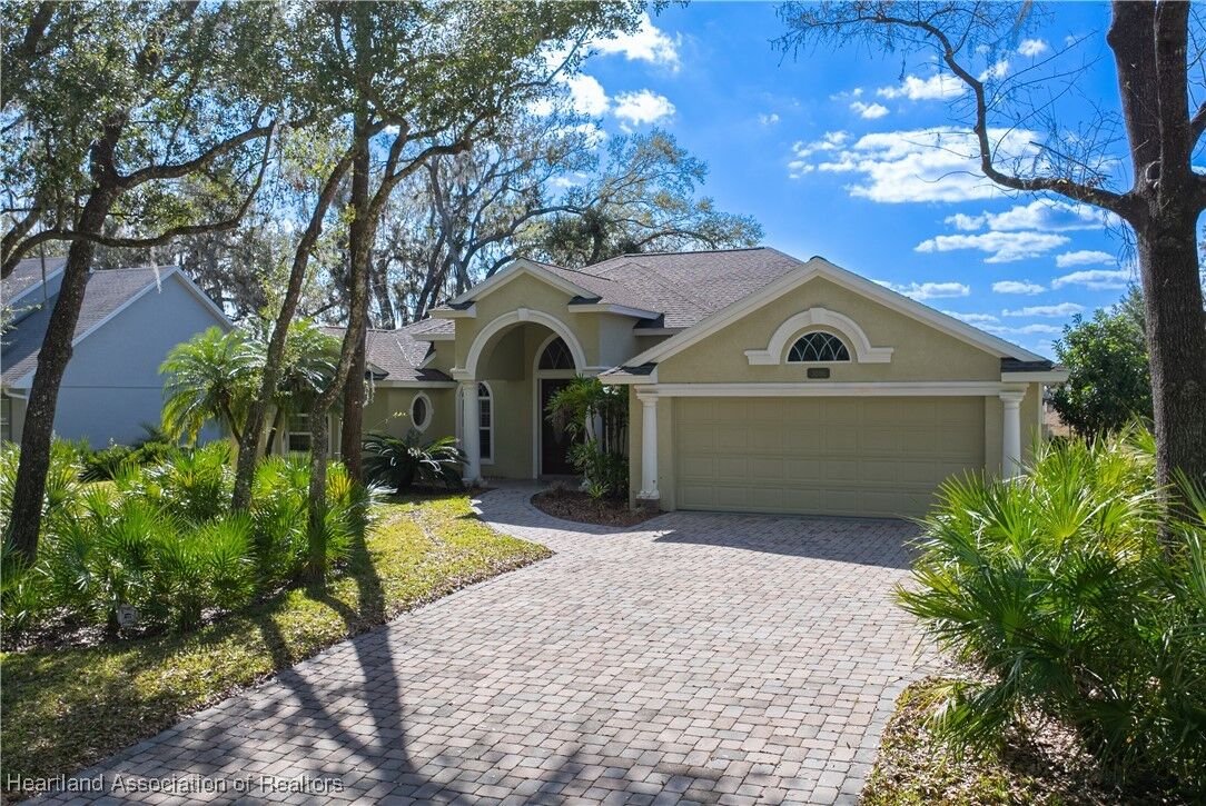 Property Photo: 3886 Enchanted Oaks Lane FL 33875