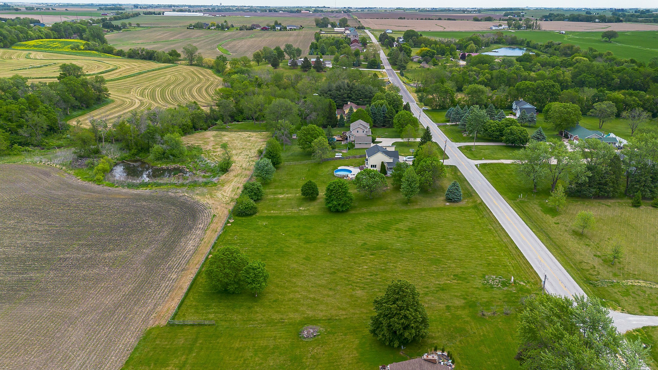 Property Photo: 8300 NE 50th Avenue IA 50009