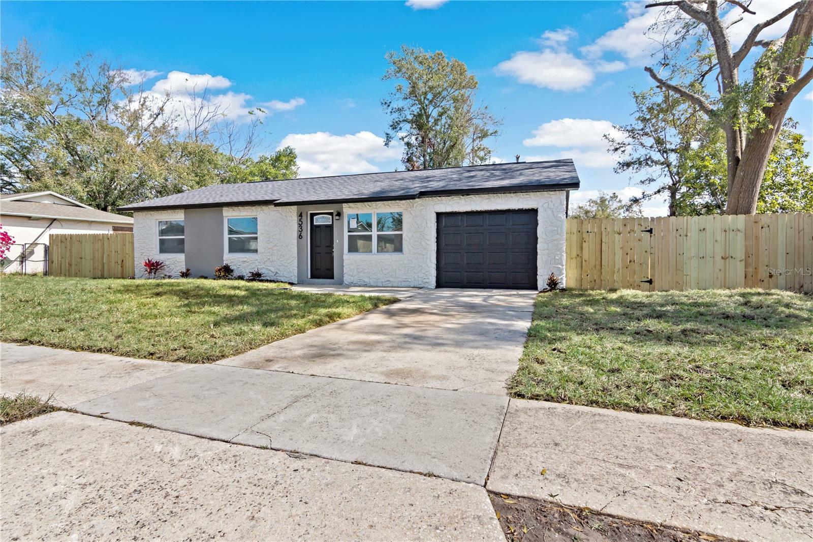 Property Photo: 4536 San Sebastian Circle FL 32808