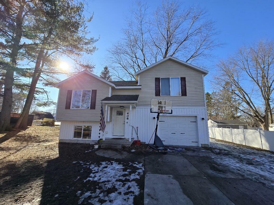 Property Photo: 408 Pine Street MI 49329