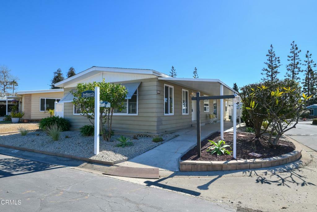 Property Photo:  19 Faulkner Court 19  CA 93003 