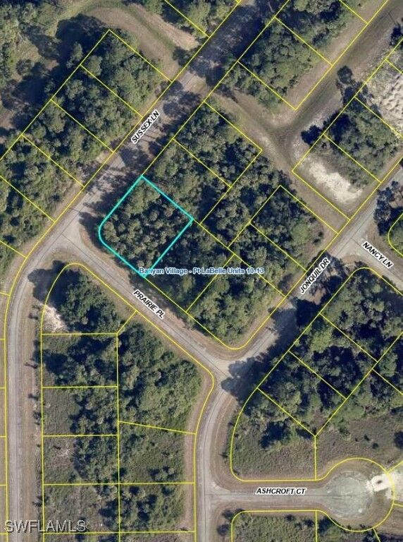 Property Photo: 535 Sussex Lane FL 33935
