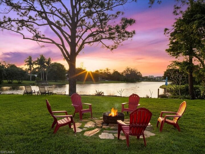 Property Photo:  741 Hickory Rd  FL 34108 