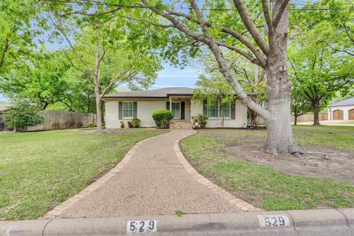 Property Photo: 529 N Grand Avenue TX 75165