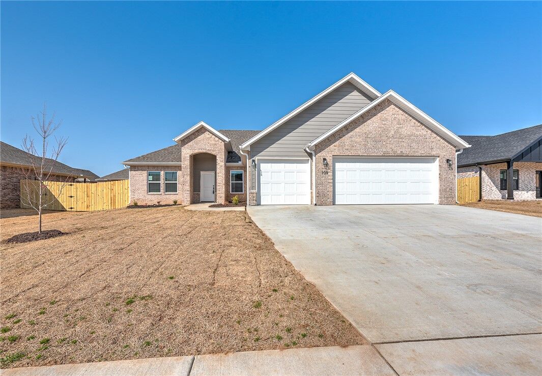 Property Photo:  109 N Adler Avenue  AR 72730 