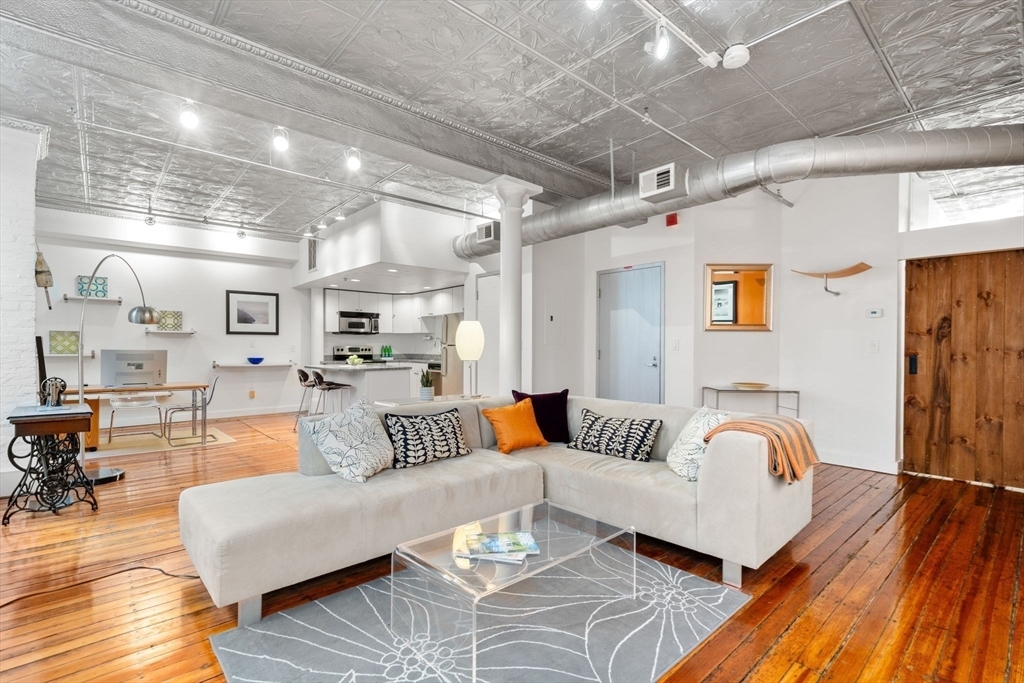 Property Photo: 116 Lincoln Street 3C MA 02111