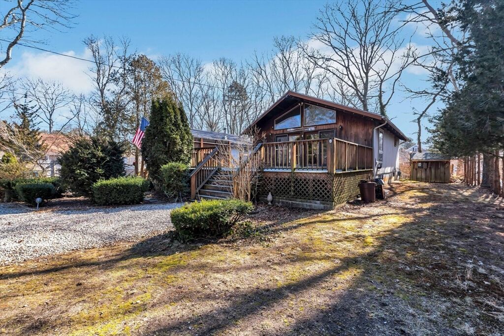 Property Photo:  27 Suncrest Dr  MA 02536 