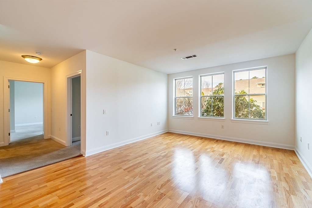 Property Photo: 3 Harvest Drive 106 MA 01845