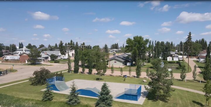 Property Photo: 4604 53 Street AB T0B 2L0