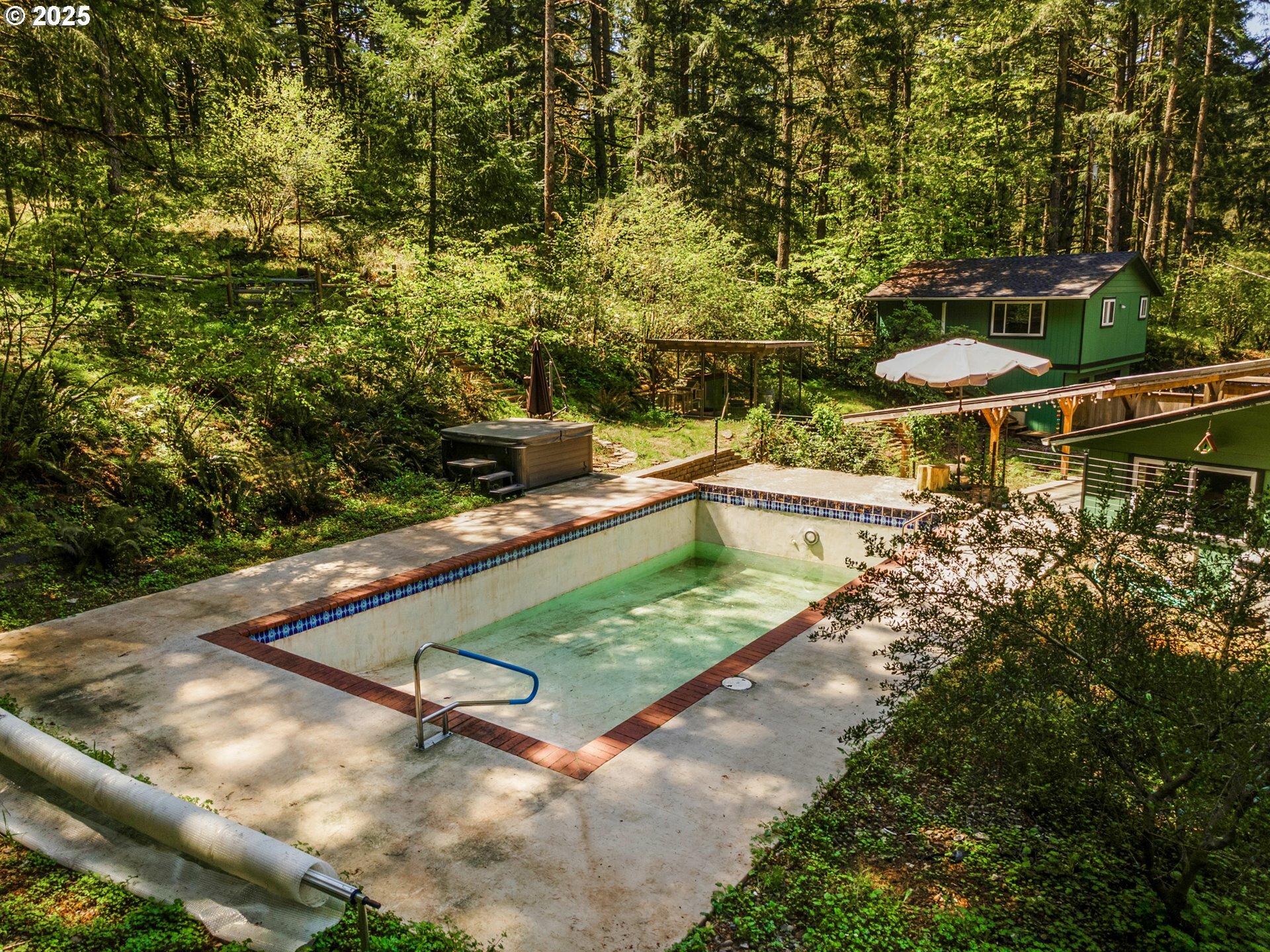Property Photo: 29536 Simmons Rd OR 97405