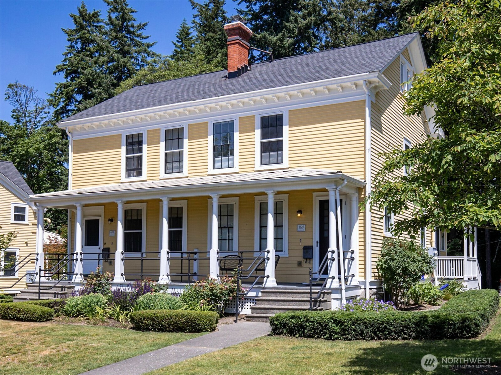 Property Photo: 4422 Montana Circle W WA 98199