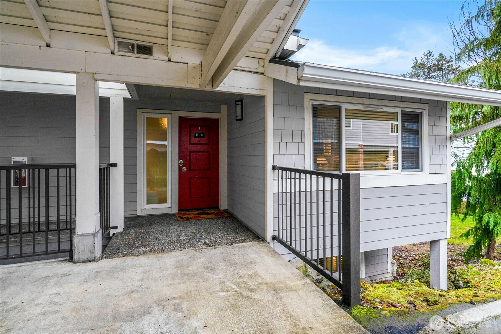 Property Photo:  15204 NE 8th St B-6  WA 98007 