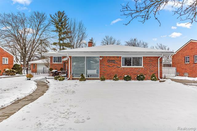 Property Photo:  27653 Perth Street  MI 48154 