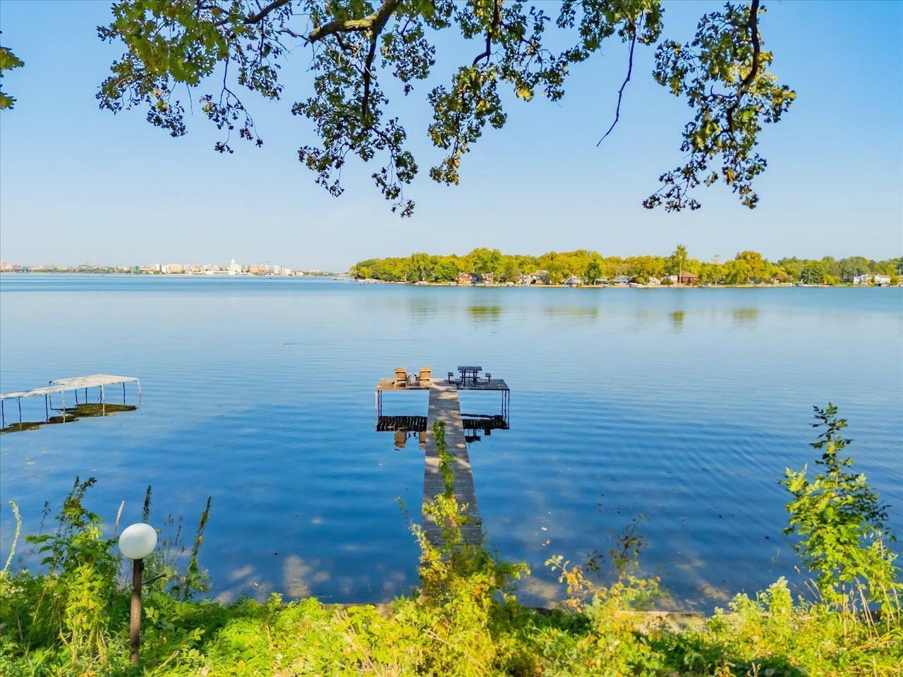 Property Photo: 1610 Waunona Way WI 53713