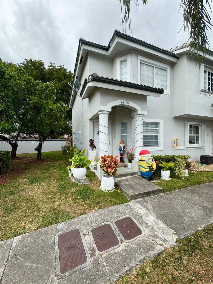 Property Photo: 14190 SW 121st Pl FL 33186