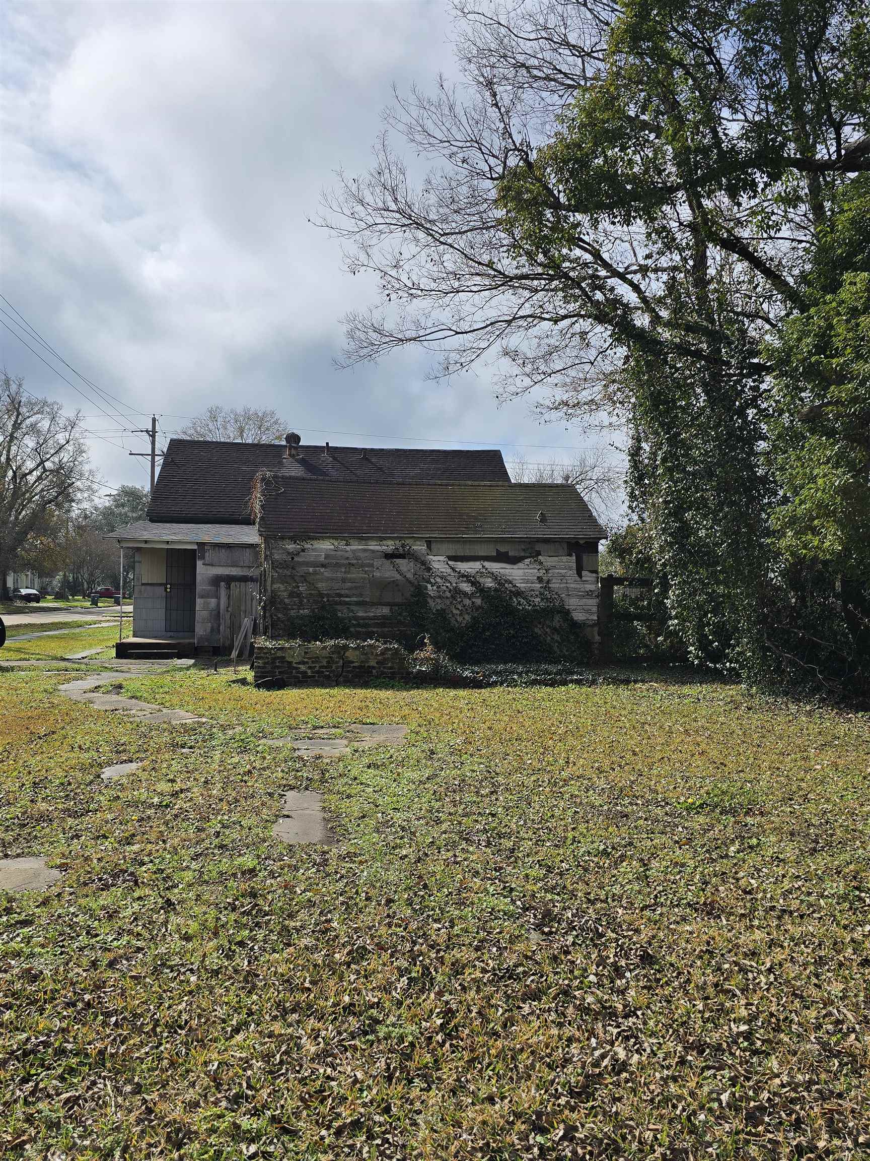 Property Photo:  1310 Pipkin  TX 77705 