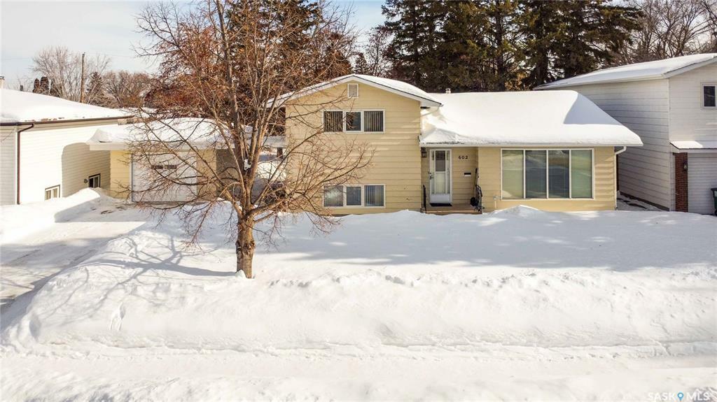 Property Photo:  602 R Avenue N  SK S7L 2Z2 