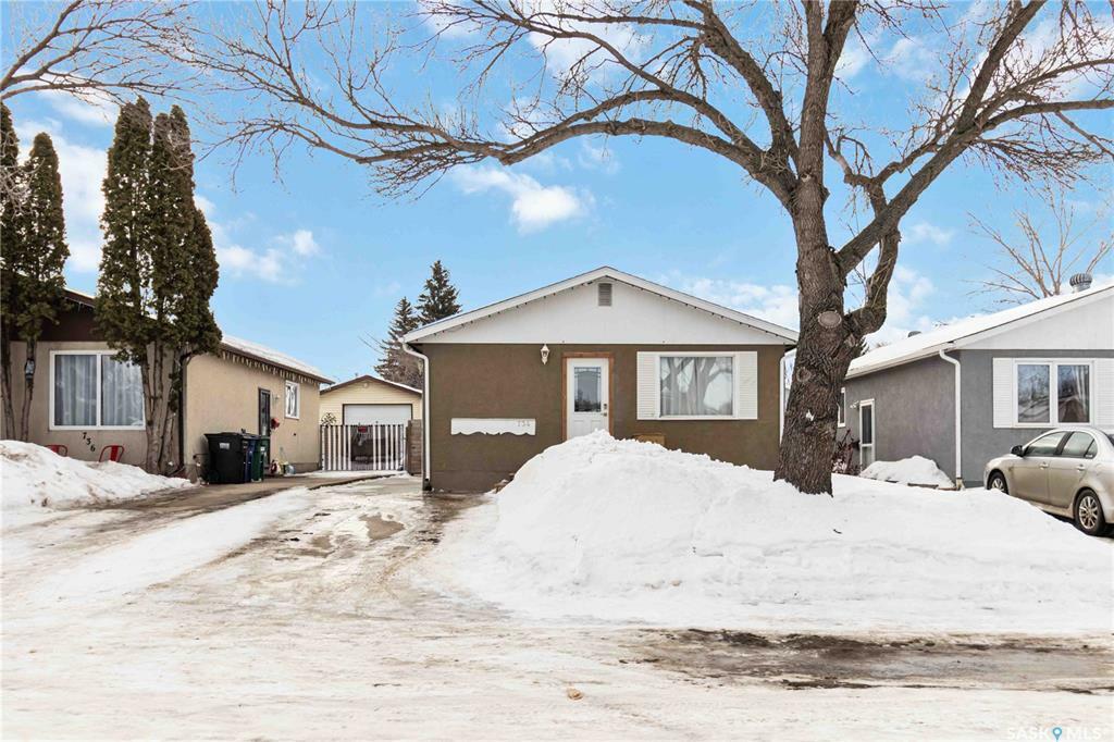 Property Photo:  734 Matheson Drive  SK S7L 3Y7 