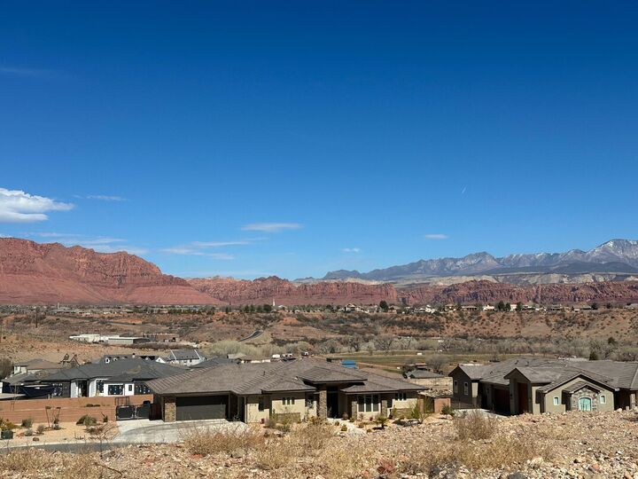Property Photo:  3986 W Sunrise Dr  UT 84765 