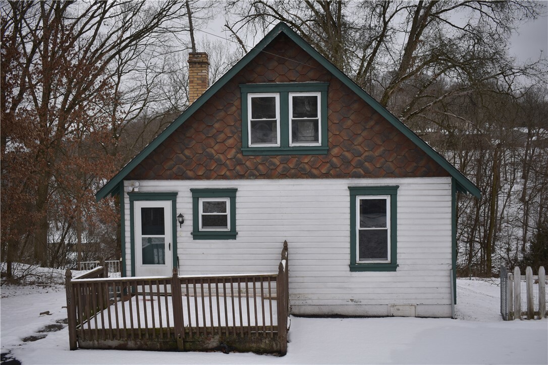 Property Photo:  1008 South Rd  PA 15209 