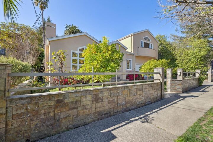 Property Photo:  1211 Grand Avenue  CA 94901 