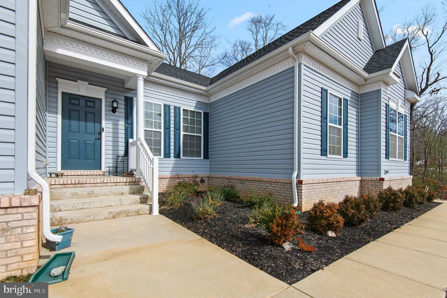 Property Photo:  1962 Foxwood Lane  MD 20657 