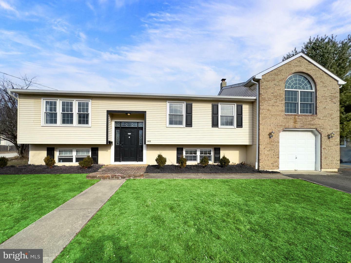 Property Photo:  148 North Avenue  NJ 08091 