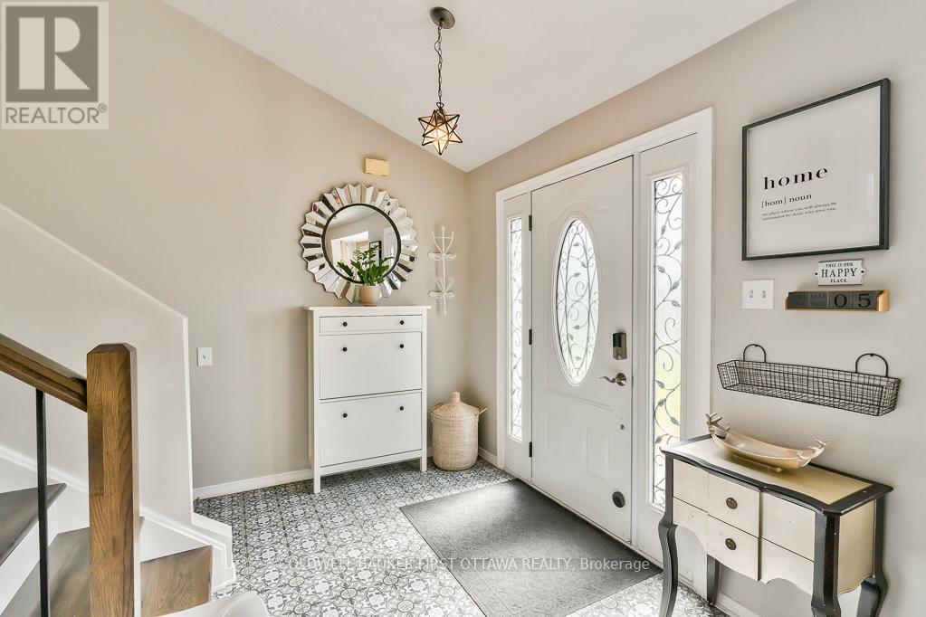 Property Photo: 170 Oakland Crescent ON K7C 3P1