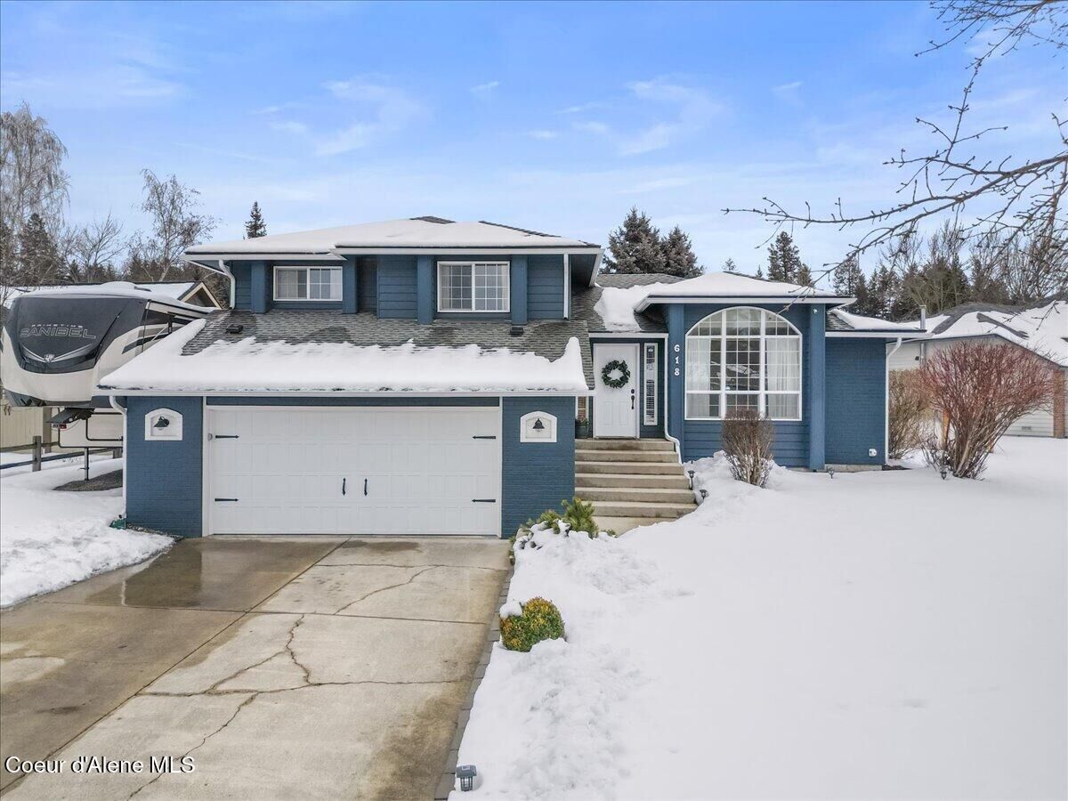 Property Photo:  618 E Cloverleaf Dr  ID 83835 