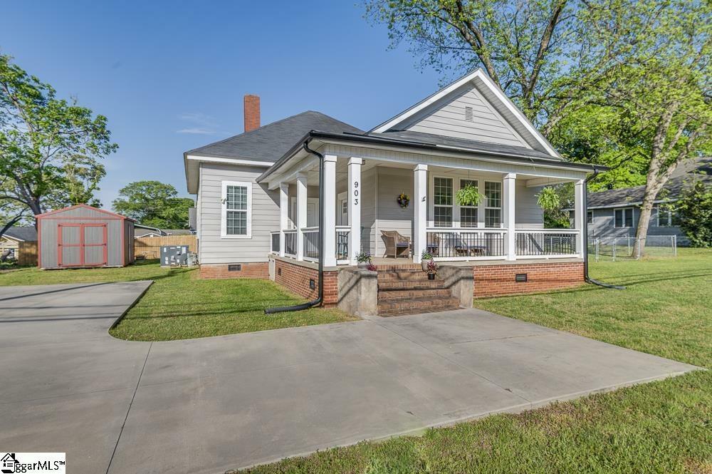 Property Photo:  903 S 5th Street  SC 29640 