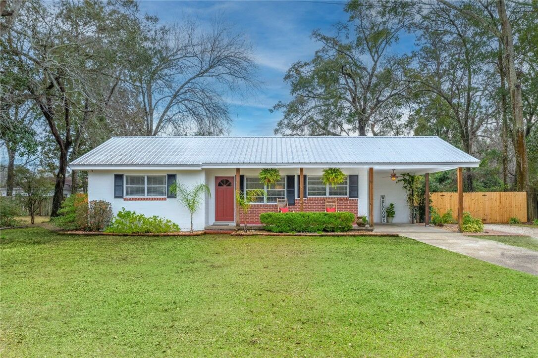 Property Photo:  1310 Dilworth Street  GA 31558 