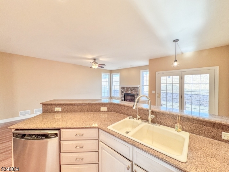 Property Photo: 104 Briar Ct NJ 07419