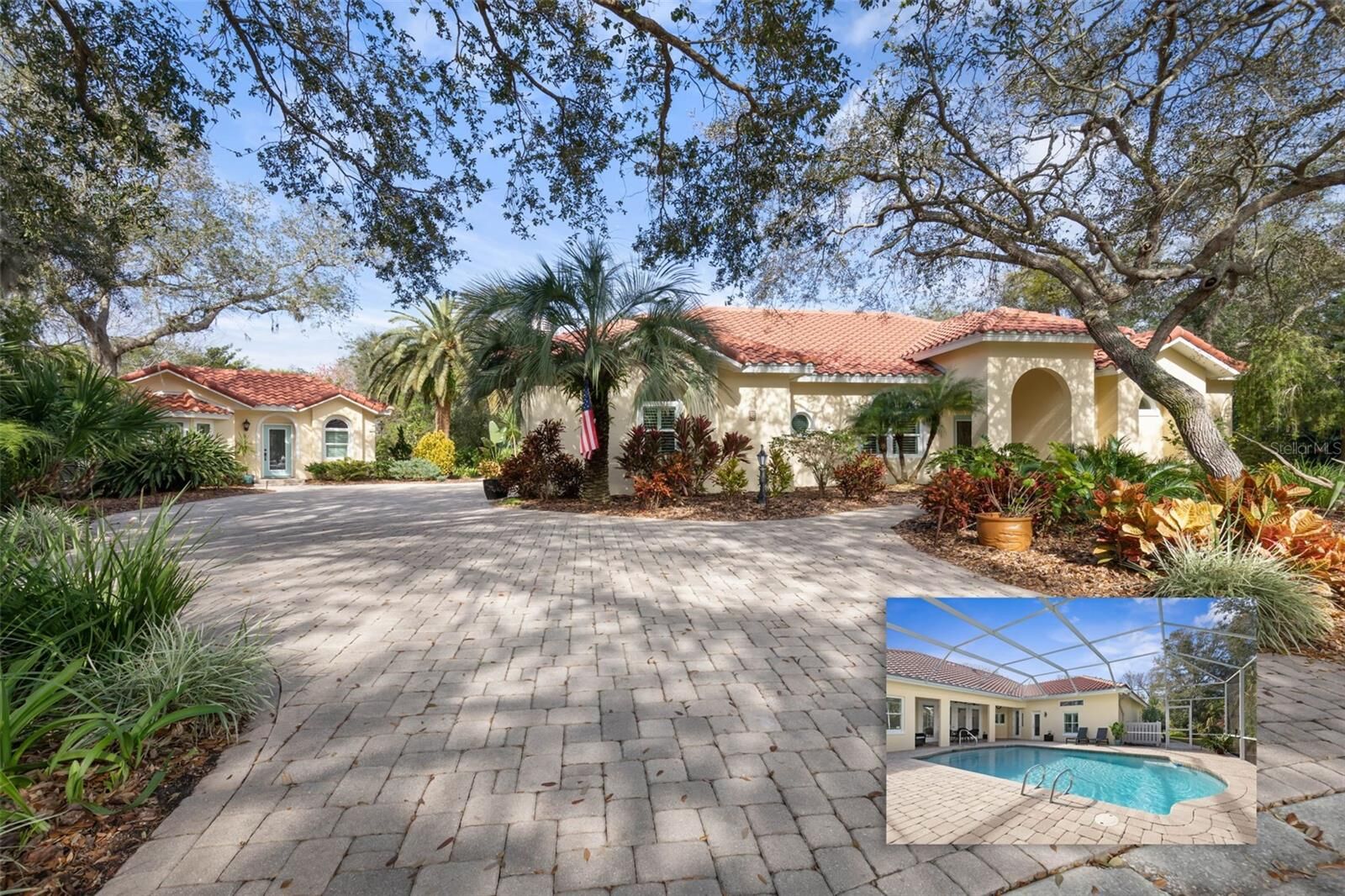 Property Photo: 8 Roma Court FL 32137