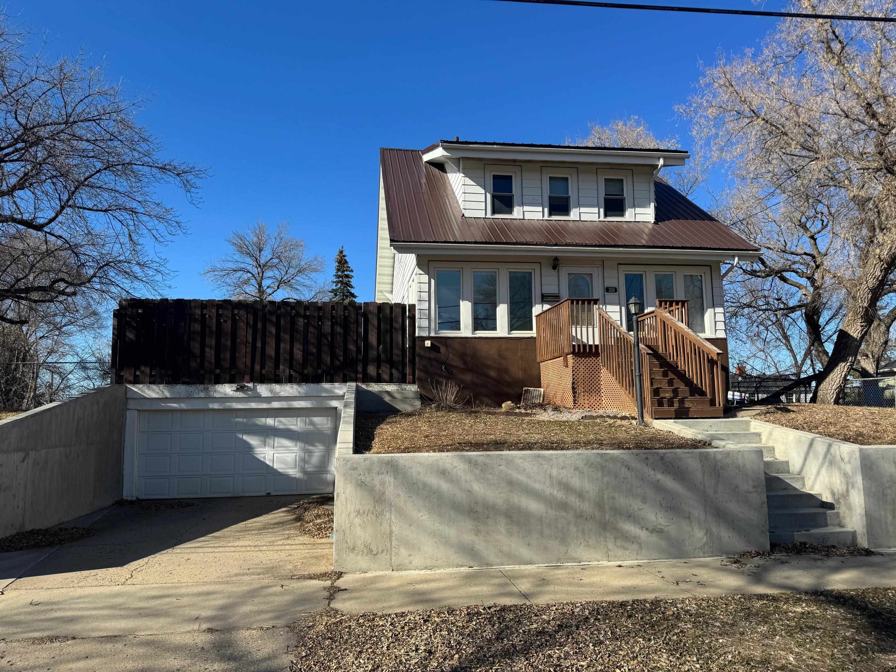 209 8th Ave SE  Minot ND 58701 photo