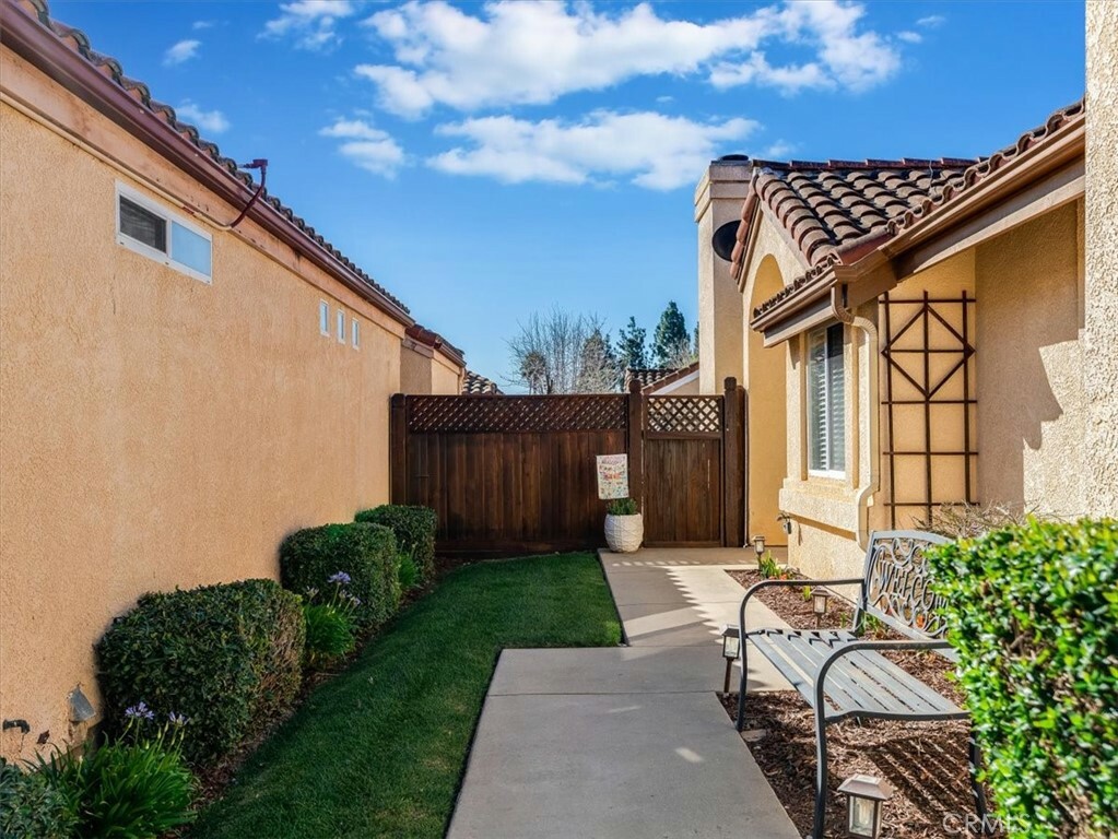 Property Photo:  624 Mayten Street  CA 93458 