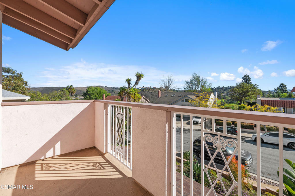 Property Photo: 1455 Calle Colina CA 91360