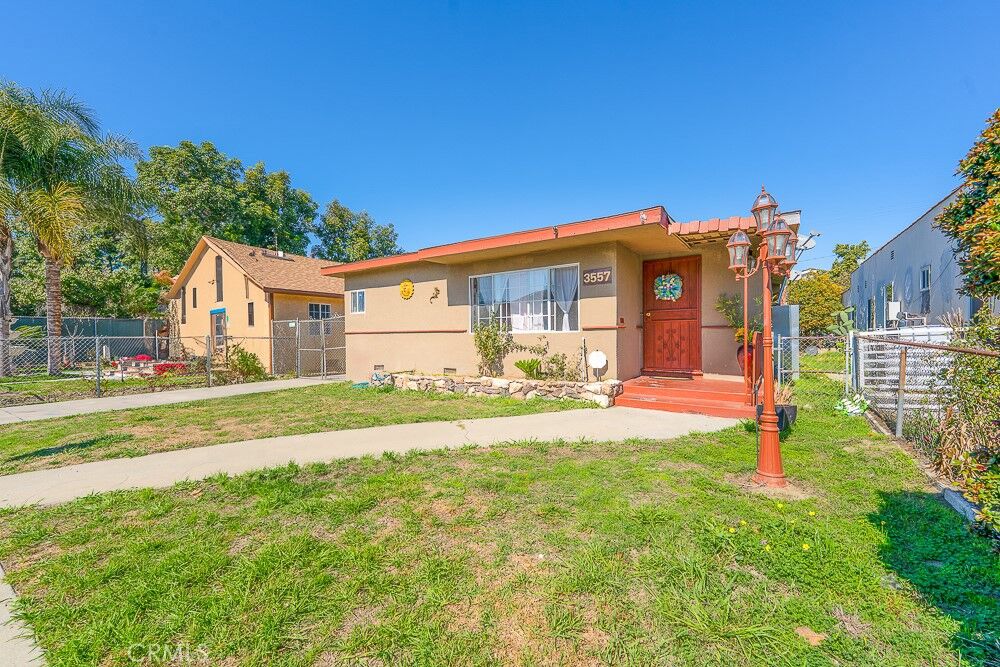 Property Photo:  3557 Palm Avenue  CA 90262 