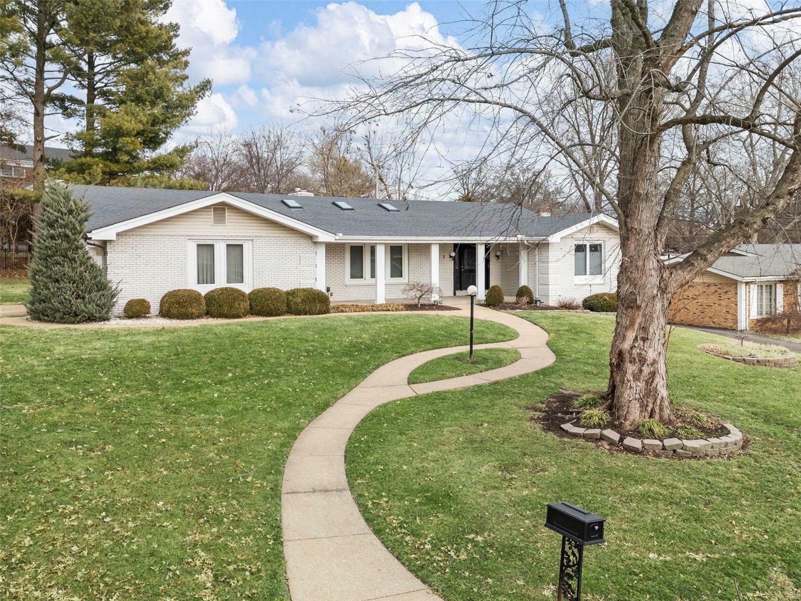 Property Photo: 72 Glen Cove Drive MO 63017