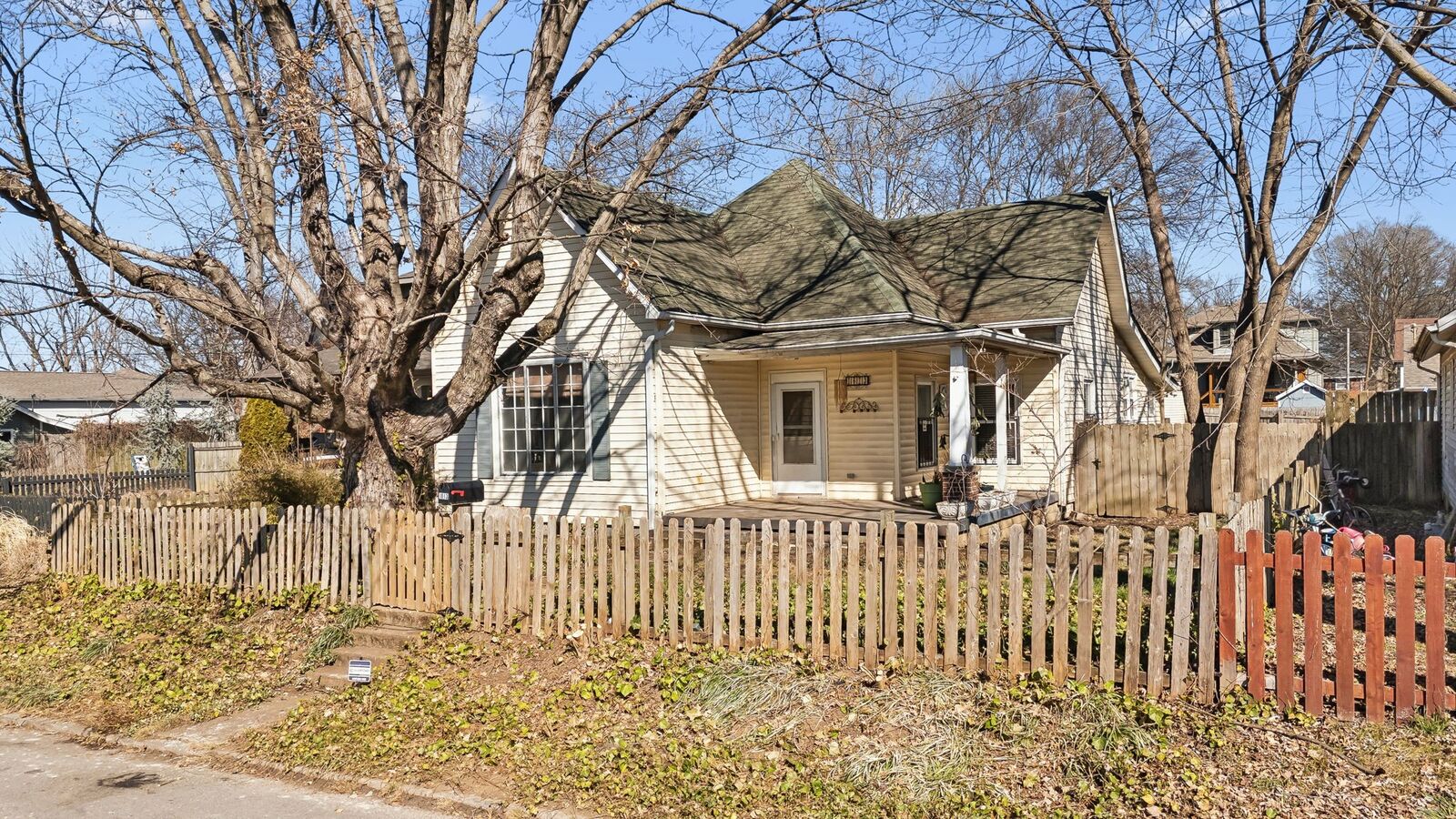 Property Photo:  1813 Eastside Ave  TN 37206 