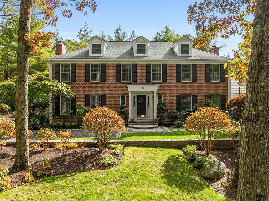Property Photo:  10 Livingston Rd  MA 02482 