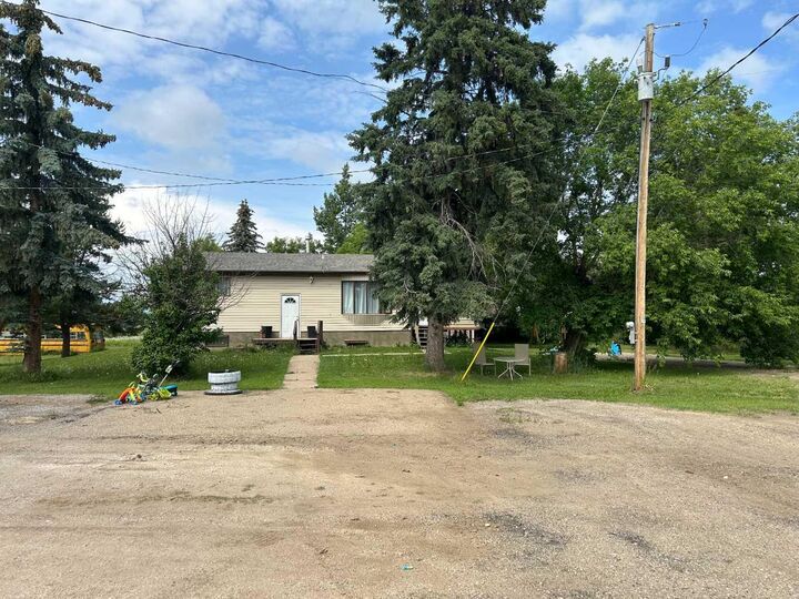 Property Photo:  74504 172 Range  AB T0G 1E0 