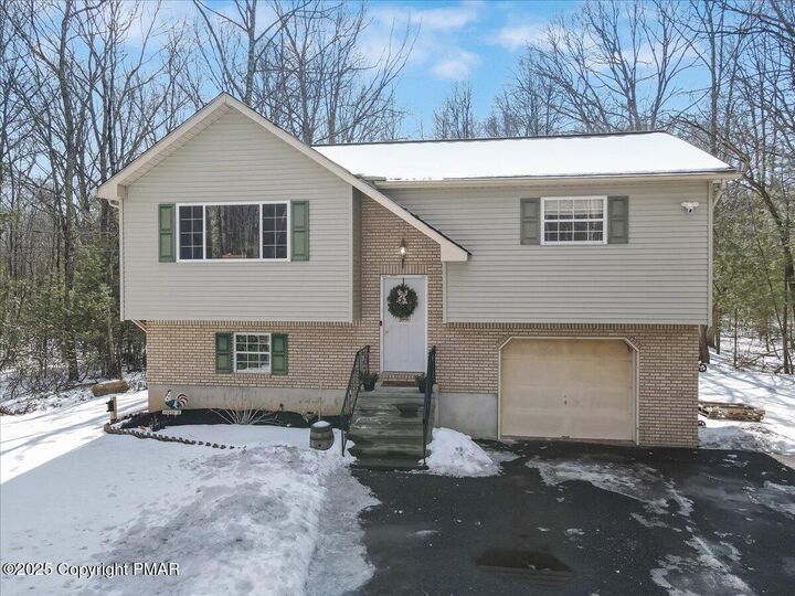 237 Hawthorn Lane  Kunkletown PA 18058 photo