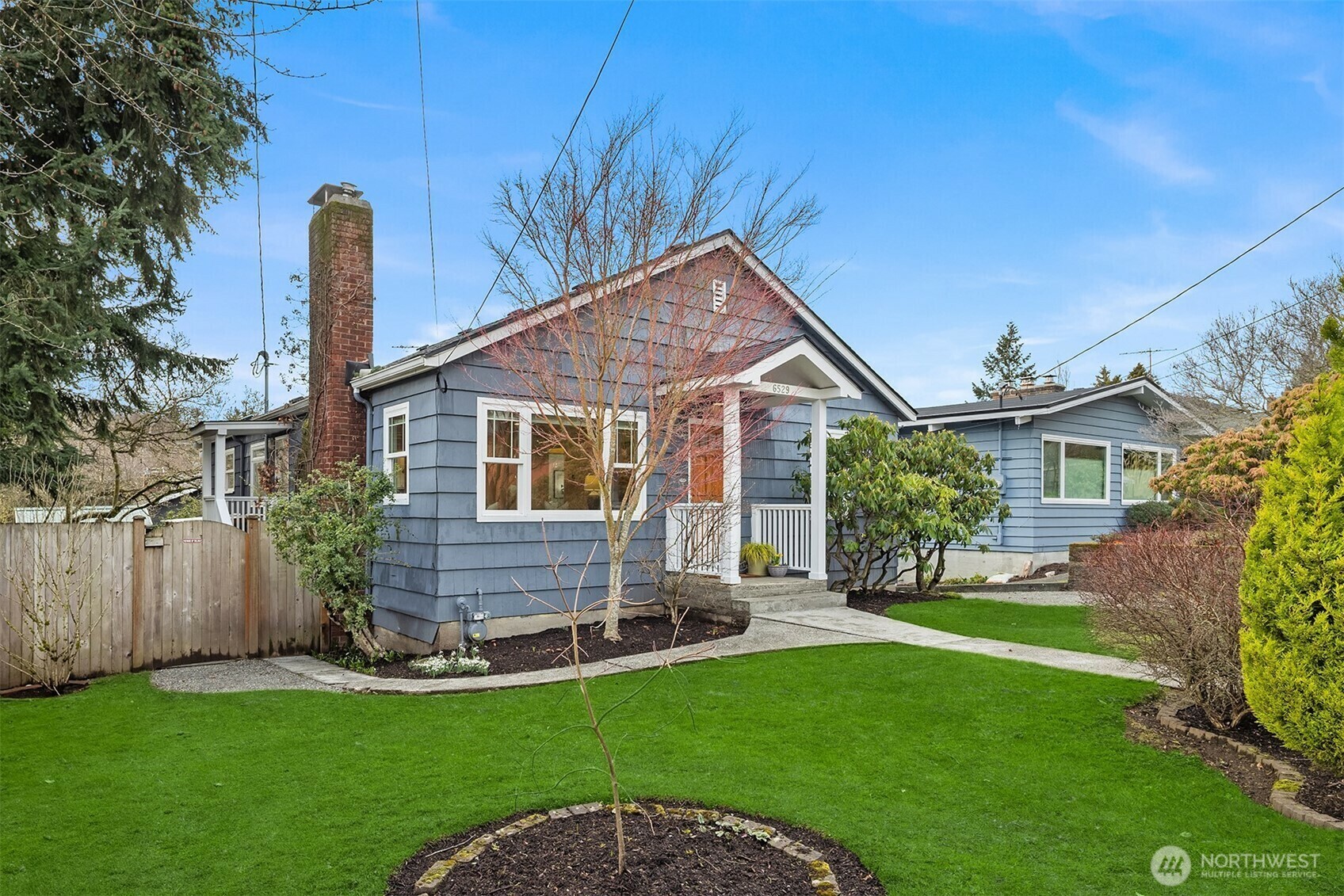 Property Photo: 6529 40th Avenue NE WA 98115