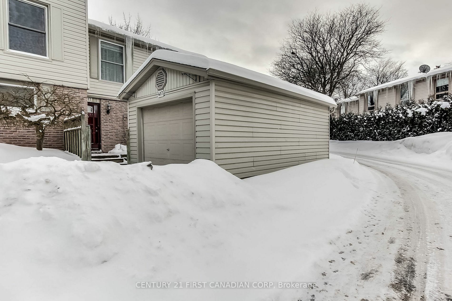 Property Photo:  417 Everglade Cres  ON N6H 4M8 