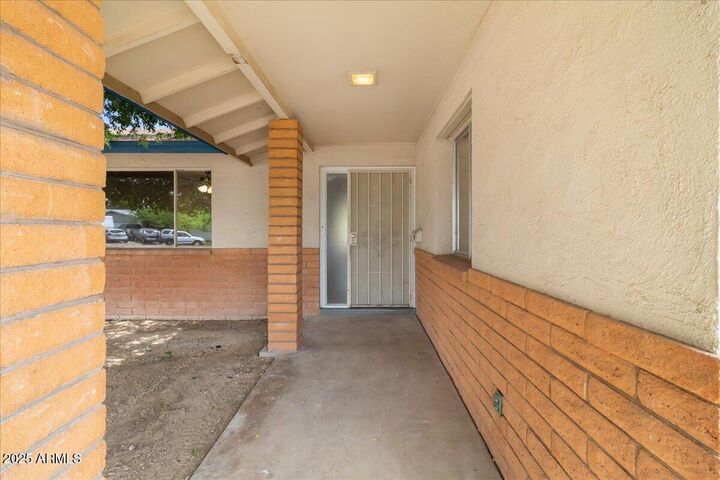 Property Photo: 6707 N 42nd Avenue AZ 85019
