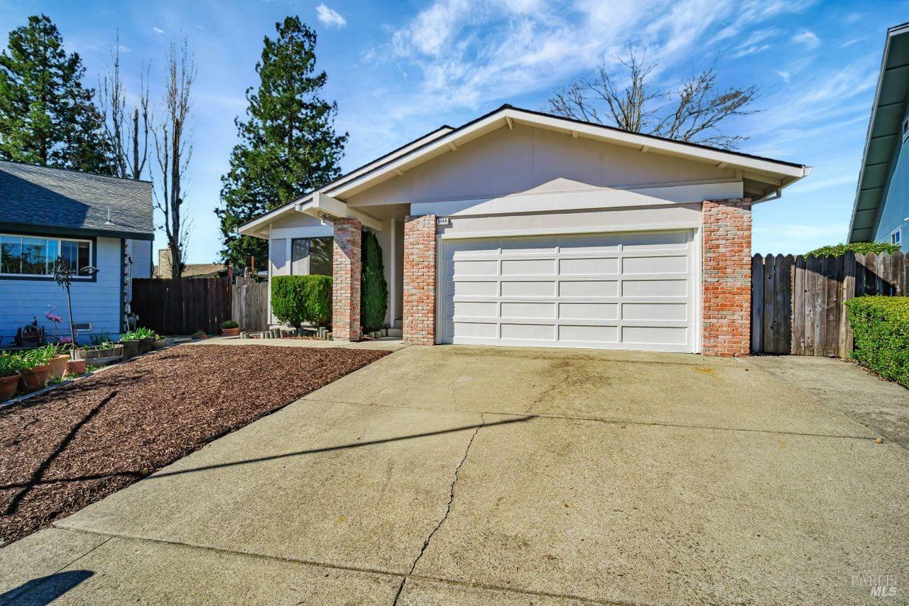 Property Photo:  1500 Gladstone Way  CA 94928 