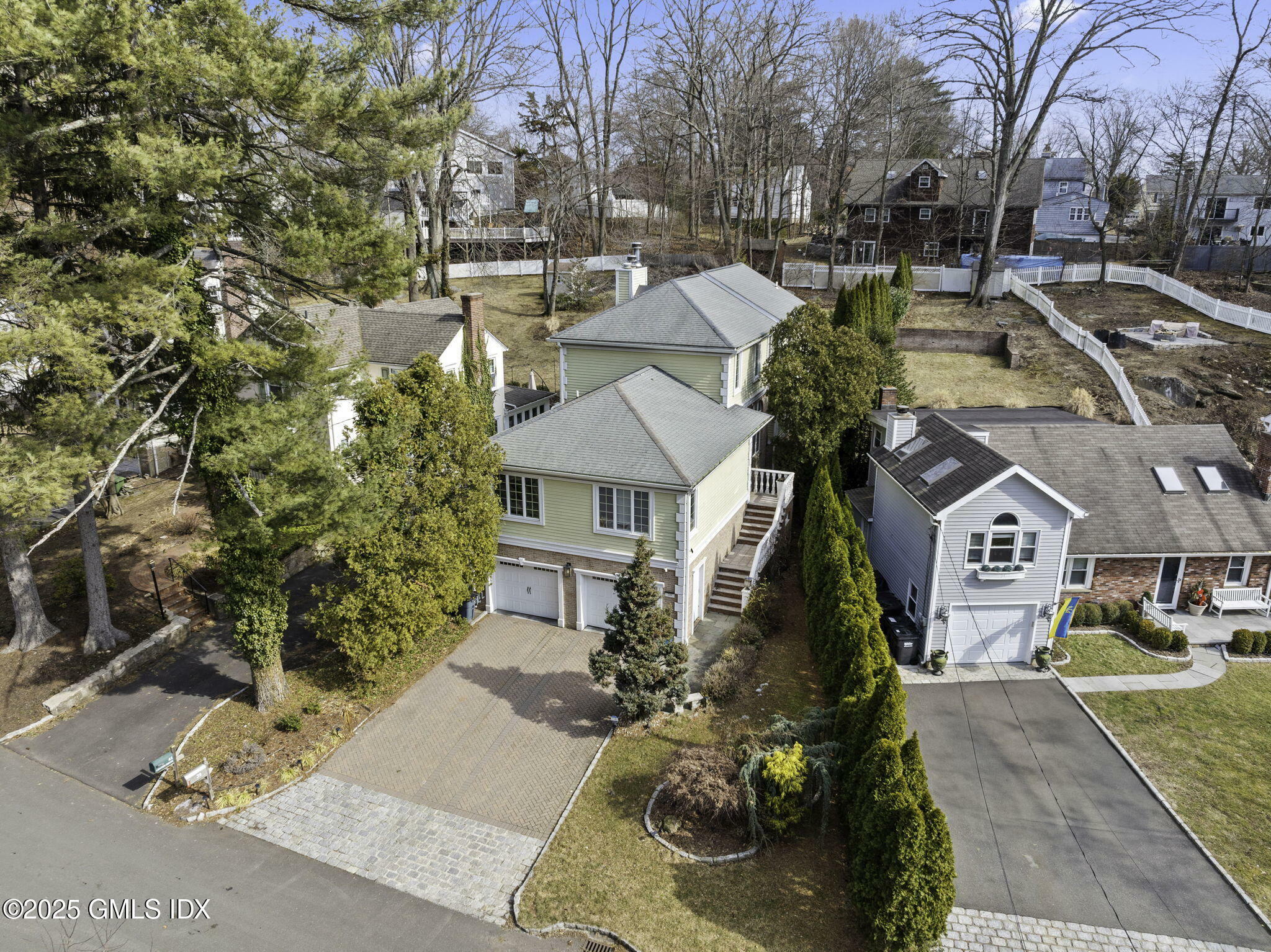 Property Photo:  39 Center Drive  CT 06870 