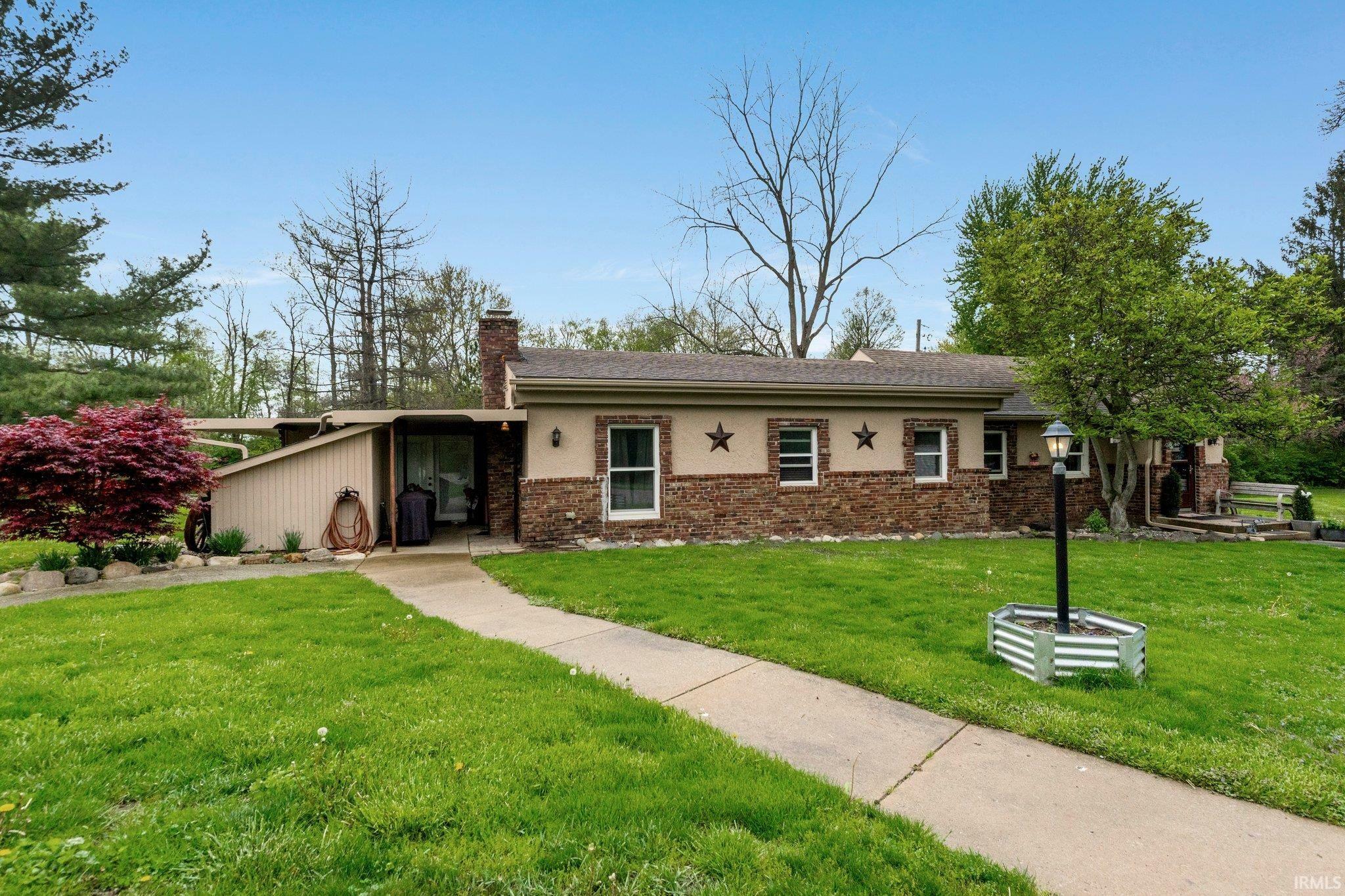 Property Photo: 14831 Leesburg Road IN 46818
