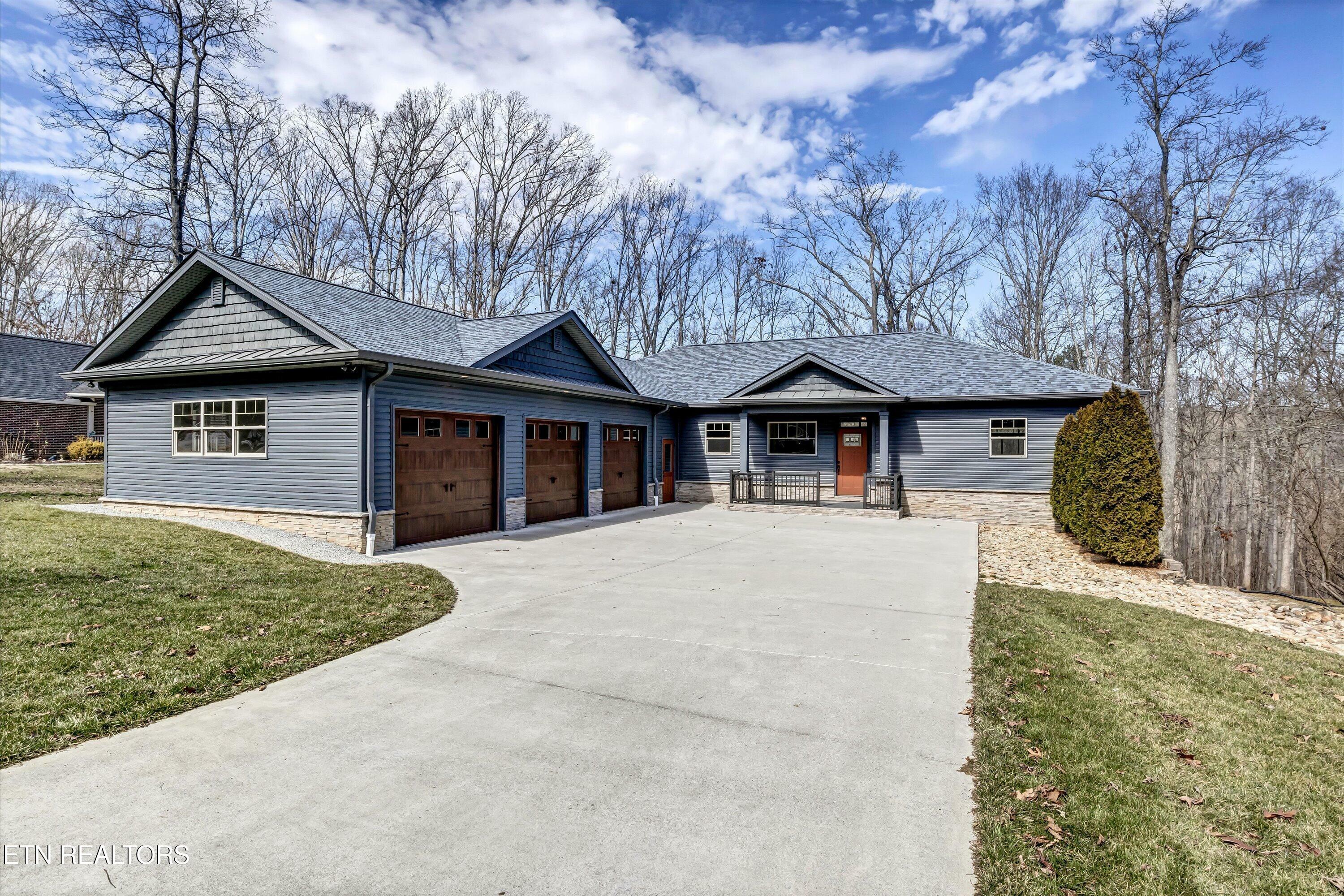 Property Photo: 316 Ottawa Circle TN 37774